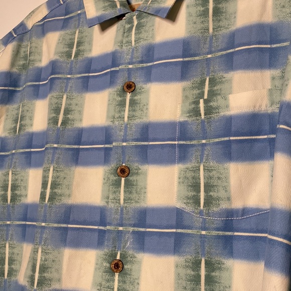Tommy Bahama Silk Button-Up Short Sleeves Large - Picture 3 of 9